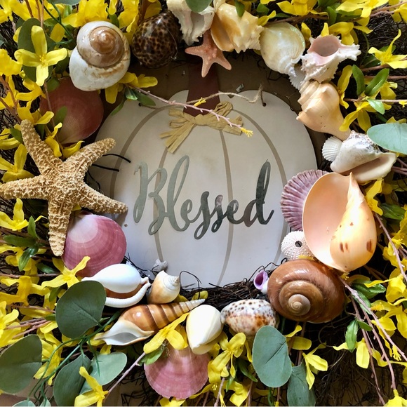 New! Seashell Starfish Forsythia Floral Willow Wreath - Picture 9 of 15